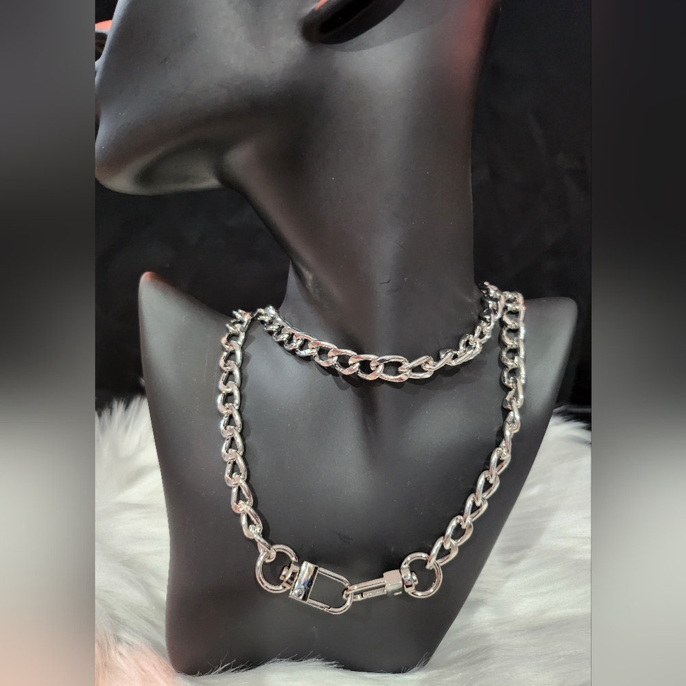 0027. Unbranded 35 1/2" long silver tone chain for handbag
